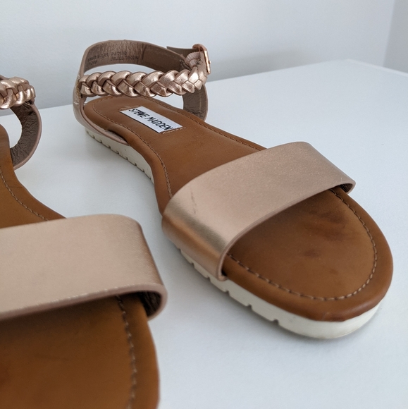 STEVE MADDEN Sandals - Picture 4 of 11